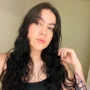 Meet your Posher, Valentina